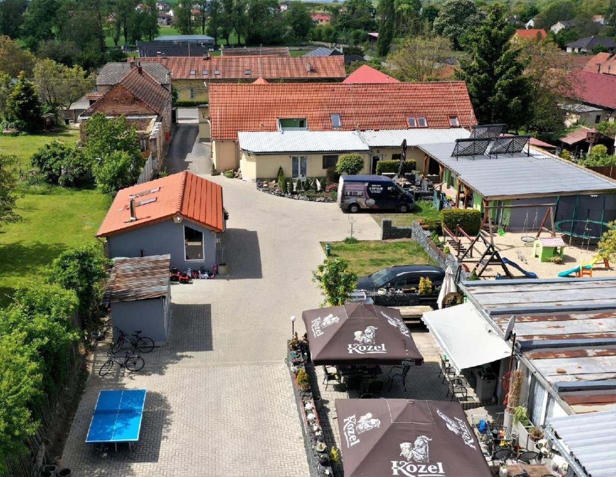 Penzion Kotvas Milovice  Esterno foto